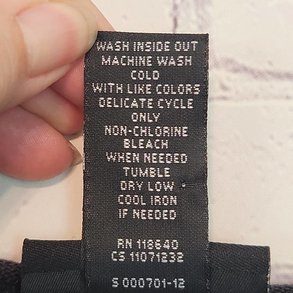 Lane Bryant Women's Black Metallic Sweater V-neck Shark-bite hem Tunic 18/20W - Picture 3 of 6